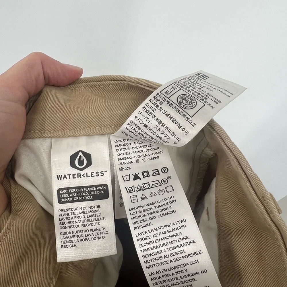 Levi’s High Rise Baggy Trousers in Tan - Picture 7 of 8